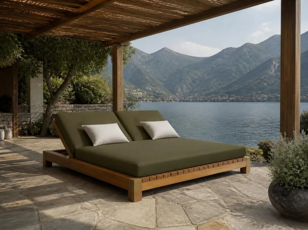 Gokarna double sun lounger in solid teak with brass fittings